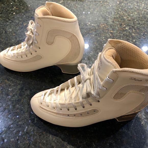 Edea Other Edea Ice Fly Figure Skate Boots 27b Poshmark